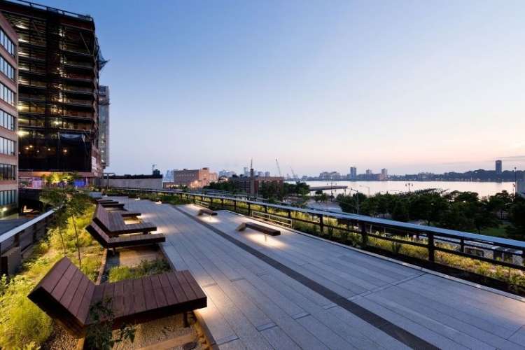 Gaze at the stars with your date at The High Line in NYC