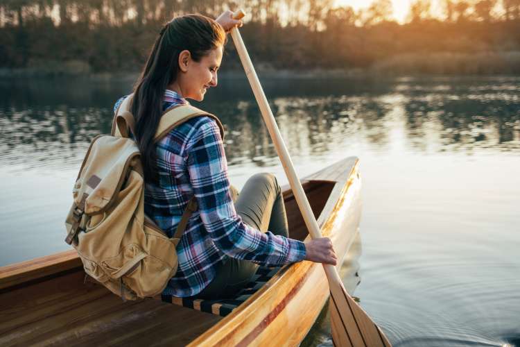 canoe rentals are a fun date idea in seattle