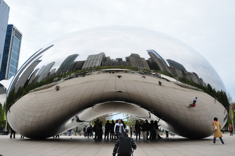 take pictures at the bean for a fun thing to do in chicago