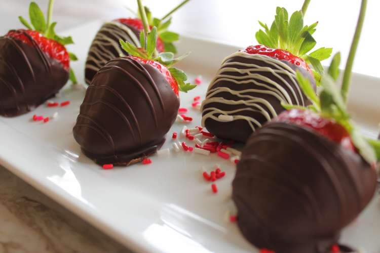 chocolate covered strawberries from prantl's bakery in pittsburgh