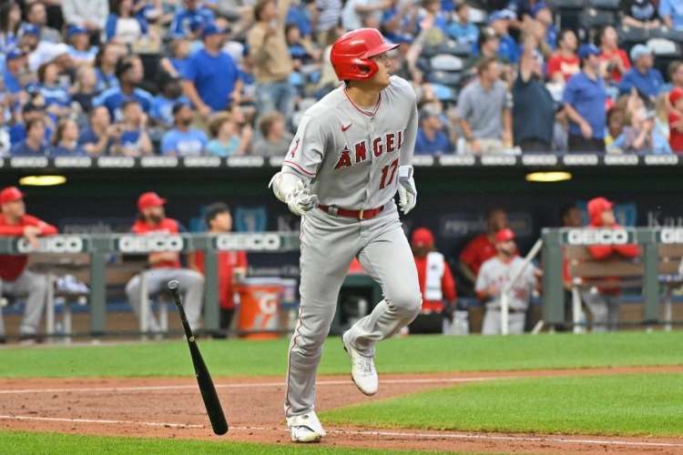 catch a los angeles angels game for a fun team building activity in orange county