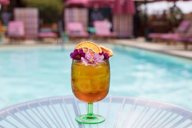 Broken Shaker is a Los Angeles rooftop restaurant that serves fabulous drinks.