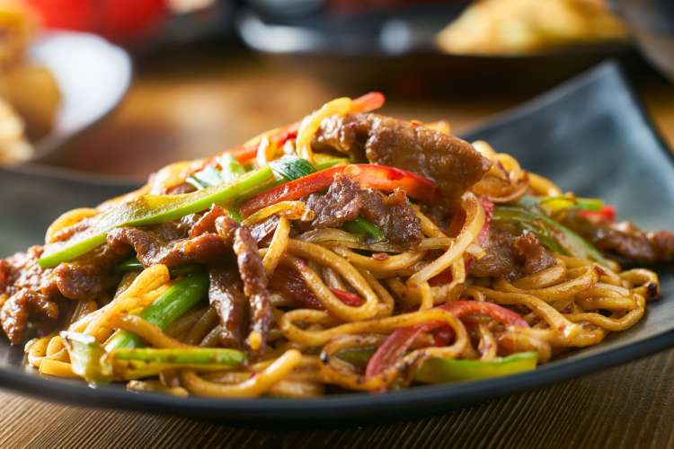 stir fried noodles with beef