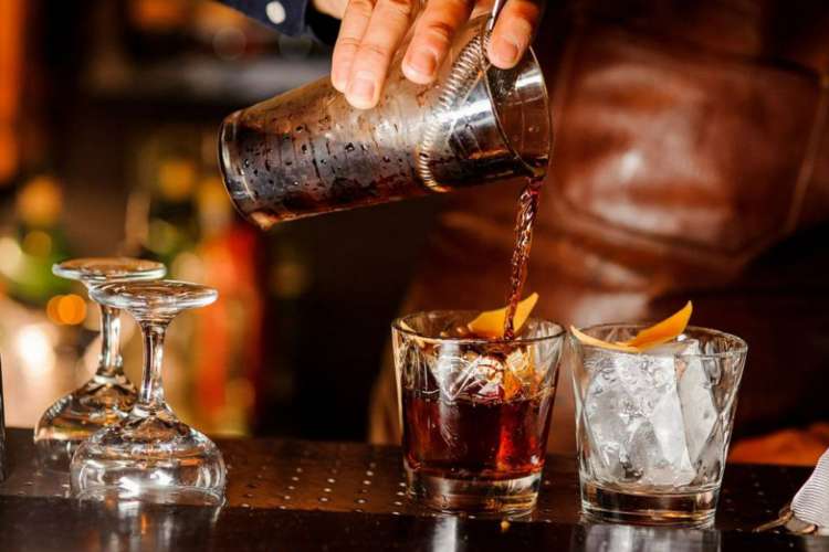 Online mixology classes are a fun team building activity for New Jersey drink lovers.