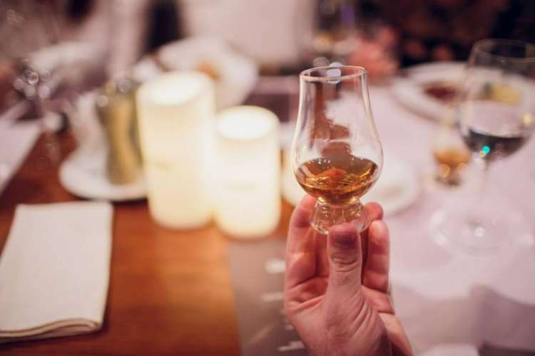 Virtual whisky tastings are great team building activities in Las Vegas.