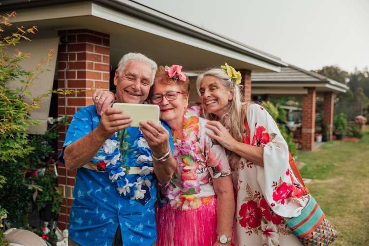 Hawaiian themes make a great going away party idea