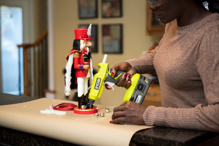 ryobi cordless hot glue gun