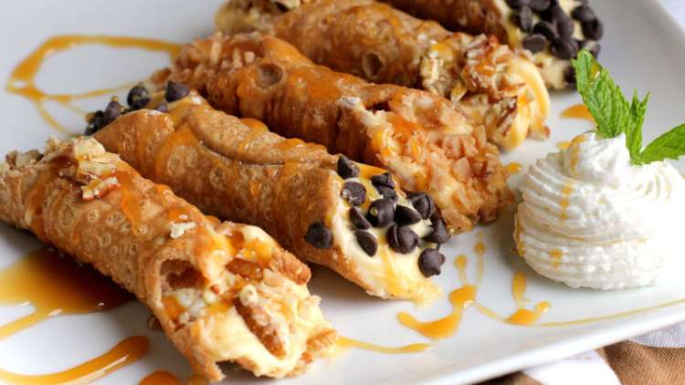 pumpkin caramel cannoli