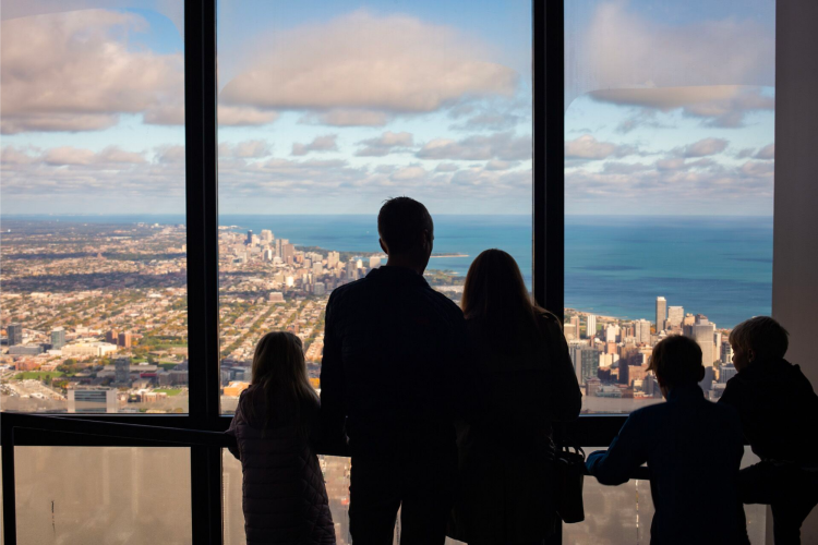 tourists on the chicago skydeck