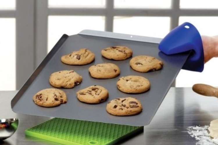 the Mrs. Anderson's Non Stick Cookie Sheet is one of the best cookie sheets