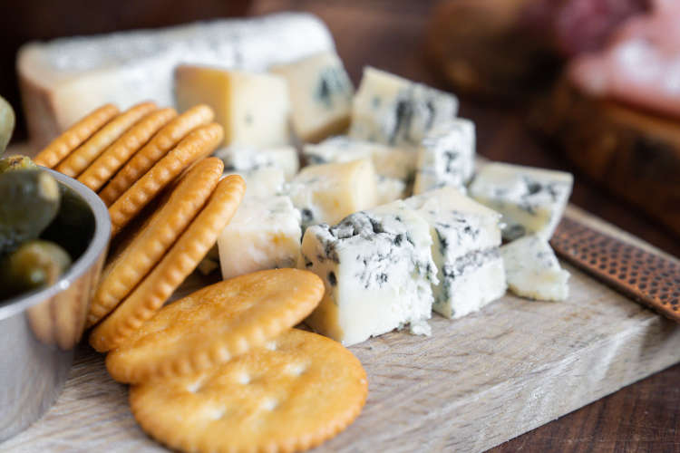 cheese of the month clubs are tasty gifts for newlyweds who love food