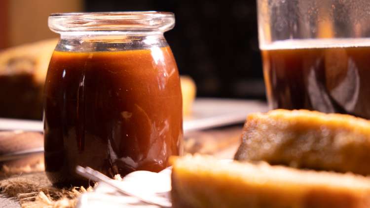 bourbon caramel sauce is an easy gluten free dessert sauce