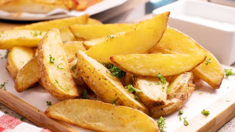 easy, crispy air fryer potato wedges are an easy gluten free snack