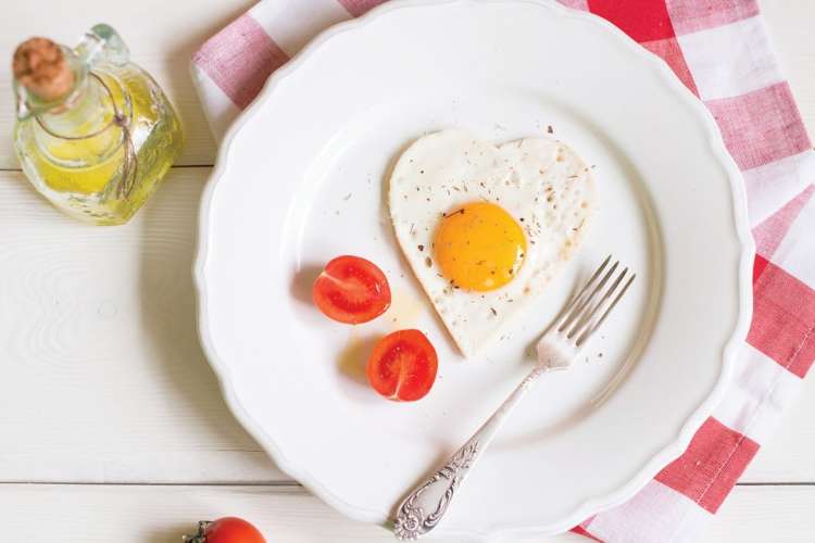 https://res.cloudinary.com/hz3gmuqw6/image/upload/c_fill,q_60,w_750,f_auto/Harold-Import-Co-Heart-Shape-Egg-Ring-Set-of-2-phpe0nz9D