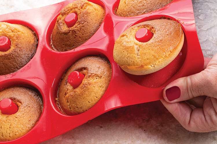 Heat carbon steel bread muffin donut cake baking tray oven baking pan  silicone bakeware set Silicone Cake Pan Set