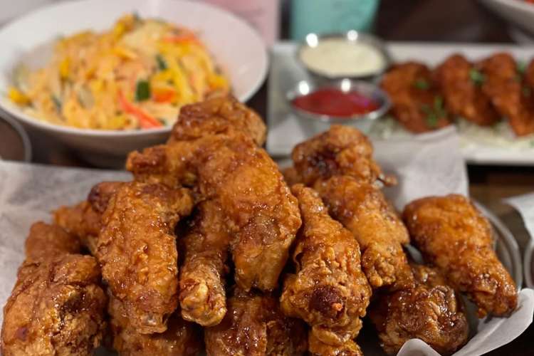 a bowl of Korean fried chicken 