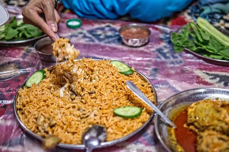 a Dubai rice dish with chicken