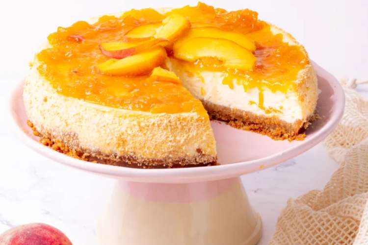 peach cobbler cheesecake