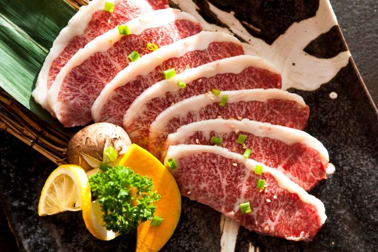 sliced wagyu beef