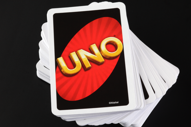 a deck of Uno cards