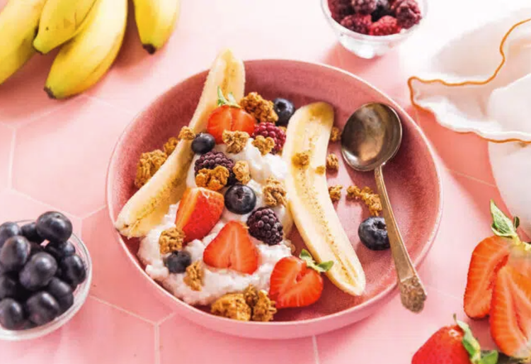 breakfast banana splits are easily customizable christmas breakfast idea for kids