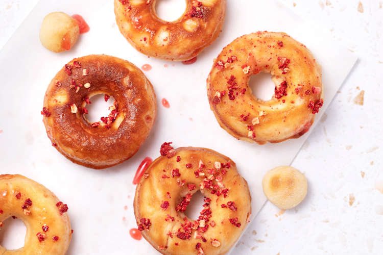 strawberry donuts are a fluffy, fruity strawberry dessert