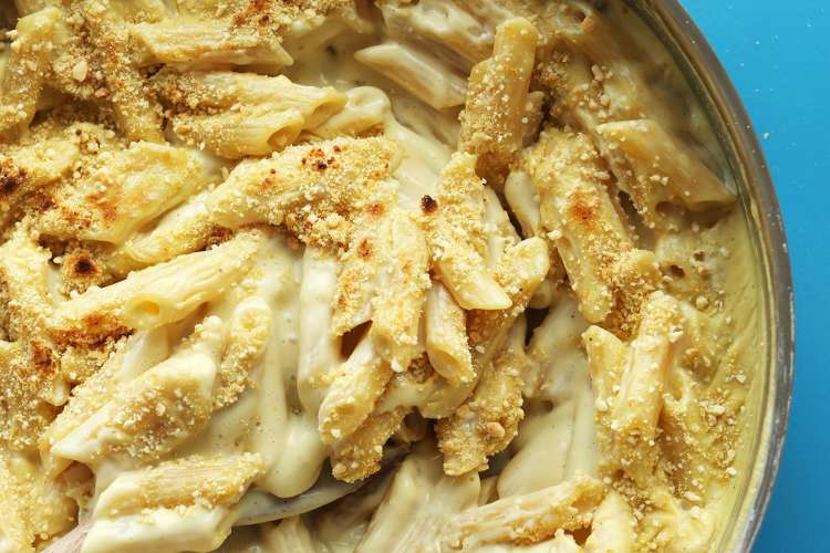 the best vegan gluten free mac 'n' cheese is a cheesy vegan pasta