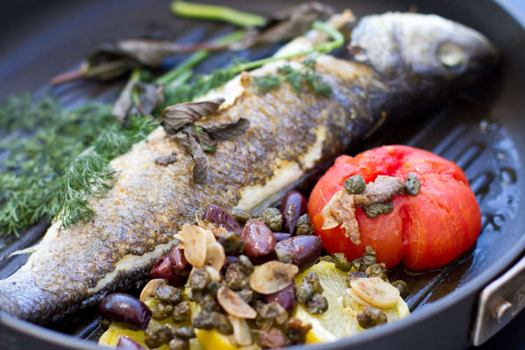 the mediterranean diet is a great way to start eating healthy in 2021