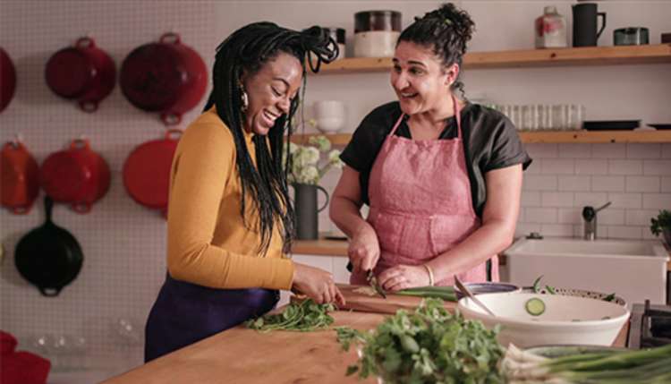 Samin nosrat cooking with a friend in salt fat acid heat on netflix