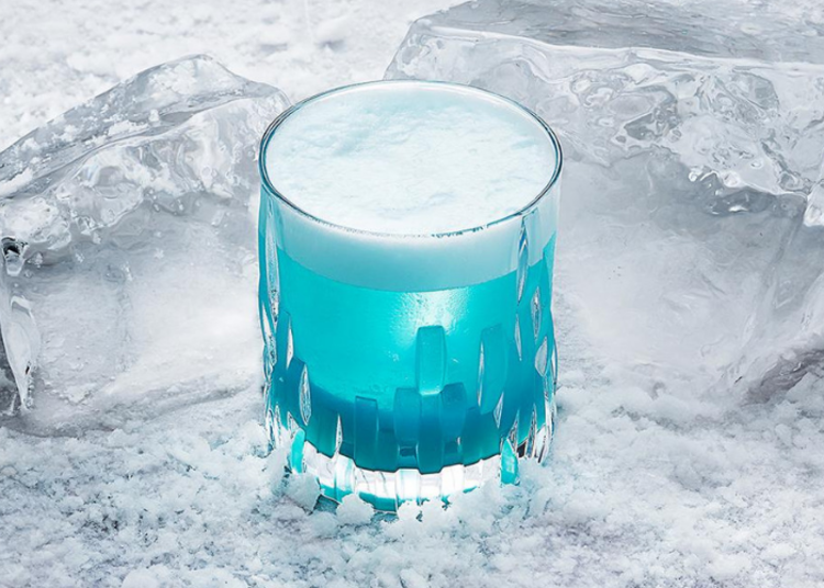 Try making this White Walker cocktail for a Game of Thrones inspired drink!