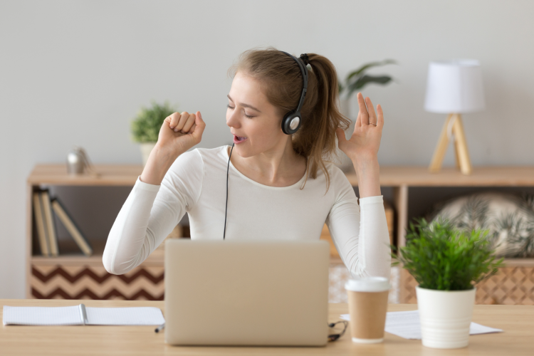 young woman singing during a virtual karaoke night