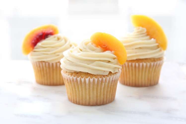 peach cupcakes