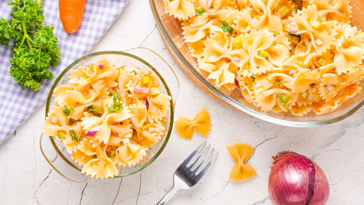 bow tie pasta salad is a tangy and delicious vegan pasta salad recipe