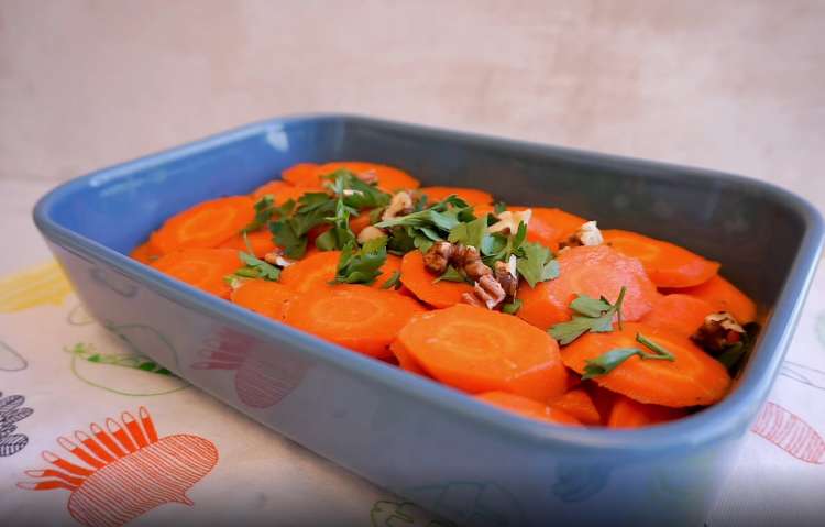 maple glazed carrots are a thanksgiving essential