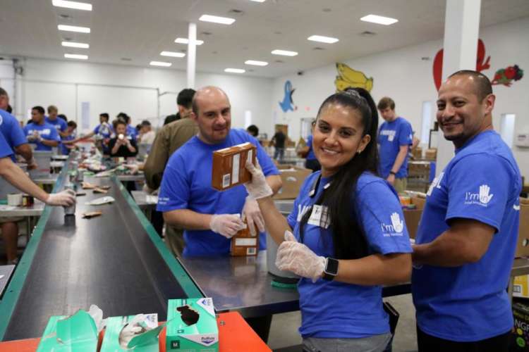 volunteering opportunities are great team building activities in austin