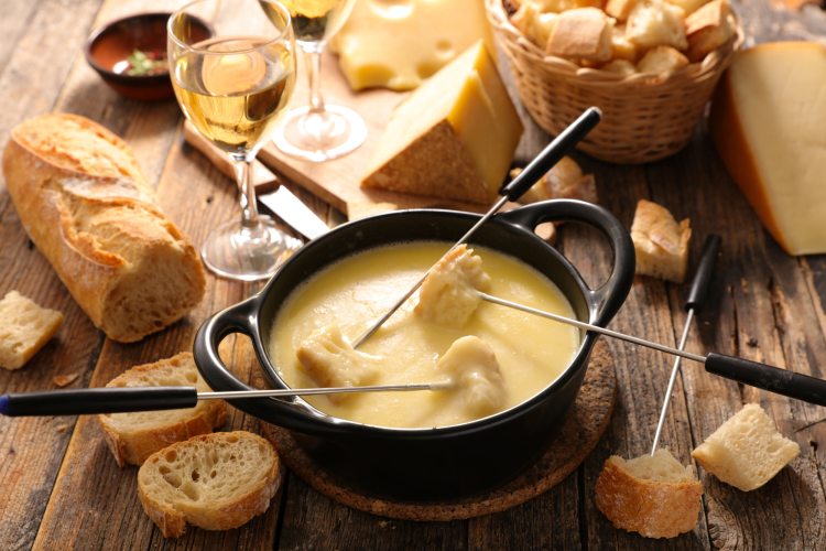 cheese and bread fondue