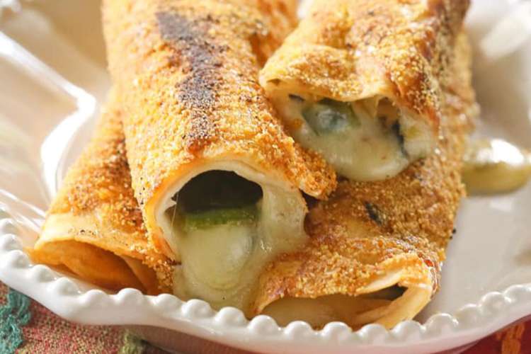 chile relleno flautas have a gooey, cheesy interior