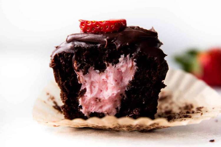 chocolate covered strawberry cupcakes are a moist chocolate strawberry dessert