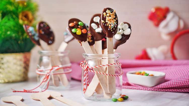 hot chocolate spoons are an easy gluten free holiday gift