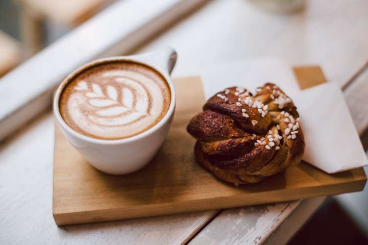 coffee classes are a fun christmas gift for girlfriends