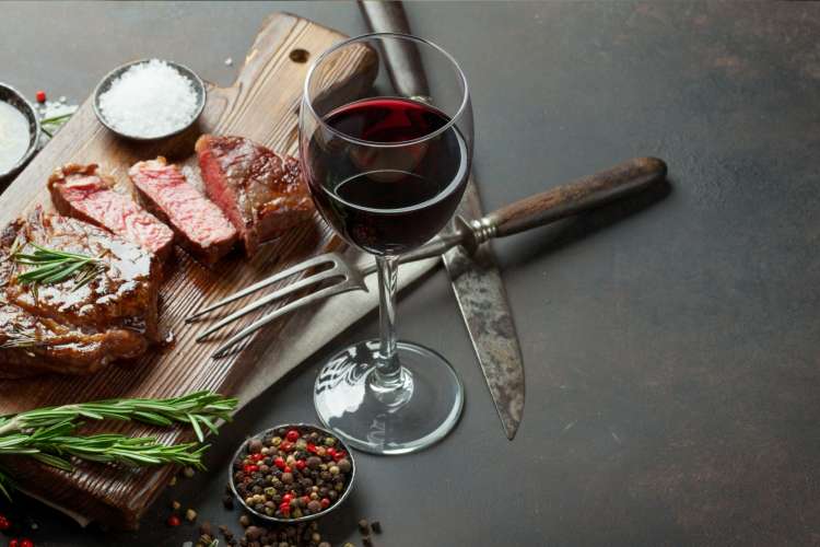 steak and red wine is a classic food and wine pairing