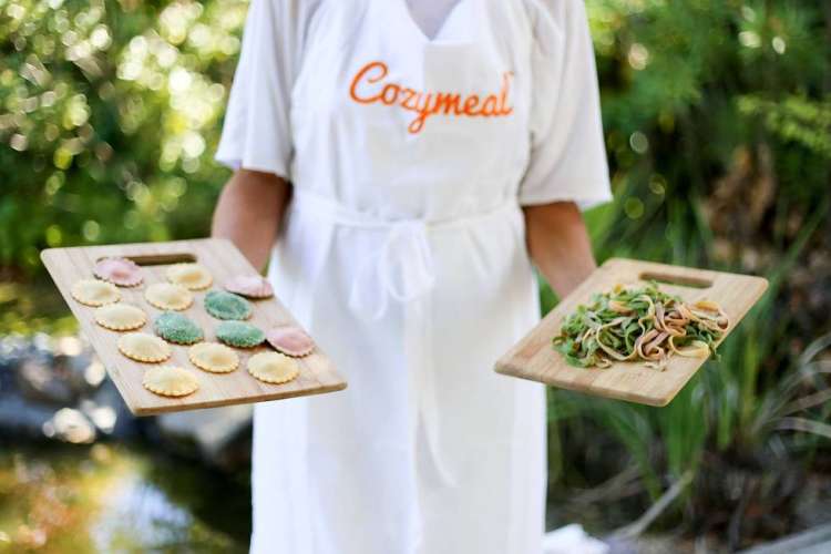 cooking classes are great gifts for newlyweds