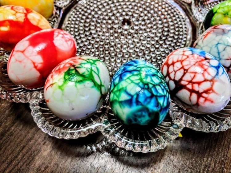 Make Deviled Dragon Eggs for a fun and colorful Game of Thrones recipe