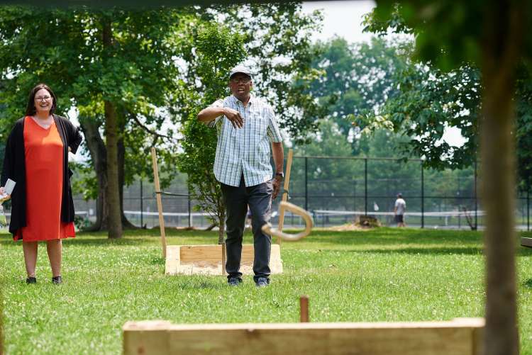 visit the oval at fairmount park conservancy for a fun date idea in phildaelphia