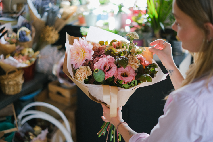 fresh flowers are a cute last-minute mother's day gift