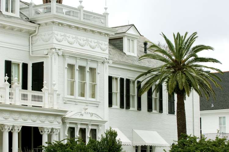 mansion in the garden district of New Orleans