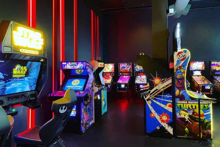 play games at ground kontrol for a fun date idea in portland