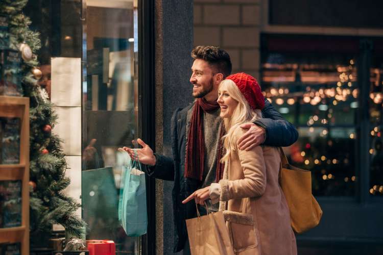 holiday shopping is a fun christmas date idea