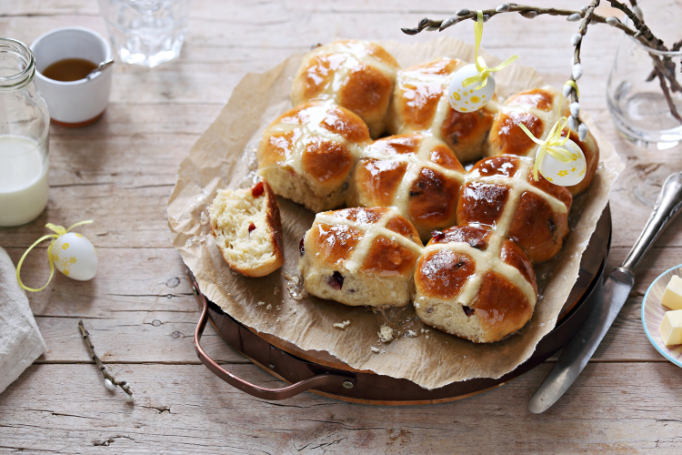 hot cross buns are a traditional easter food