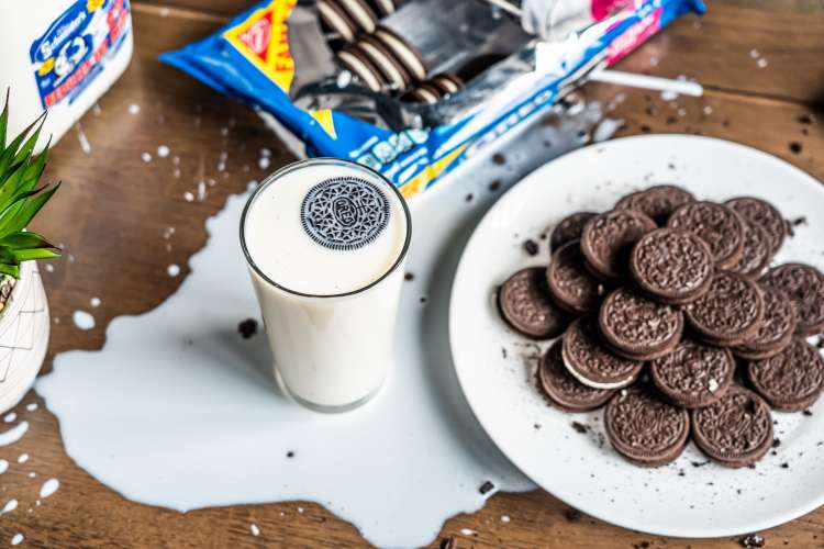 oreos and milk